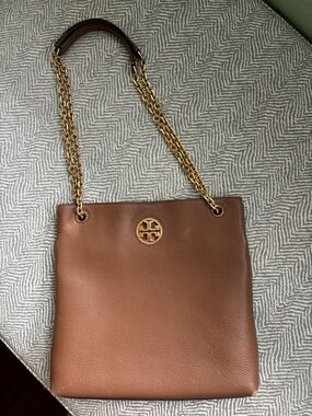 Tory Burch Everly Swing-pack in Dark Umber Brown
